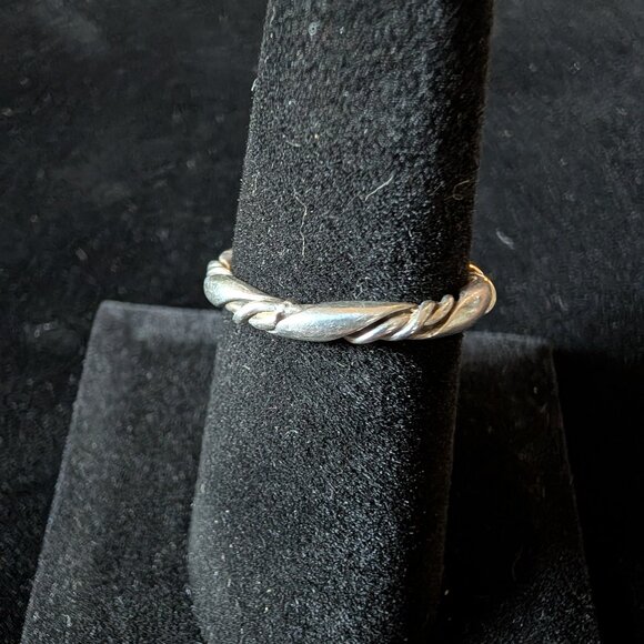 Vintage Sterling Silver Twisted Band Ring Size 7 - Picture 1 of 4